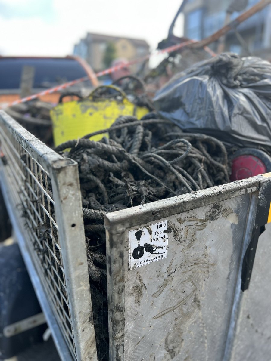 SHIPS Project (@shipsproject) on Twitter photo We were out this weekend with a fab group of volunteers at Hooe Point, in Turnchapel cleaning up the foreshore.
.
We filled our handy trailer from <a href="/BeASeaChanger/">Sea-Changers</a> to the brim & we need to go back as we didnt get all of the rubbish!
.
We collected ....
950kg of waste + 27 tyres We were out this weekend with a fab group of volunteers at Hooe Point, in Turnchapel cleaning up the foreshore.
.
We filled our handy trailer from <a href="/BeASeaChanger/">Sea-Changers</a> to the brim & we need to go back as we didnt get all of the rubbish!
.
We collected ....
950kg of waste + 27 tyres