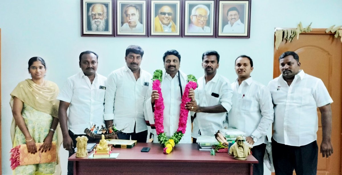 krnrajeshkumar's tweet image. நாமக்கல் கிழக்கு மாவட்ட மாணவர் அணி அமைப்பாளர் - துணை அமைப்பாளராக கழக தலைவர், மாண்புமிகு.தமிழ்நாடு முதலமைச்சர் தலைவர் தளபதி @mkstalin  அவர்களின் நல்லாசியுடன் அறிவிக்கப்பட்டுள்ள நிர்வாகிகள் என்னை சந்தித்து வாழ்த்து பெற்றனர்.இவர்களது கழக பணி சிறக்க வாழ்த்துகிறேன்.