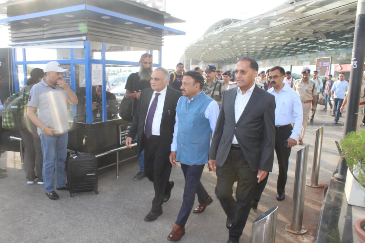 CEOMPElections's tweet image. Hon&apos;ble Chief Election Commissioner Shri. @rajivkumarec, Election Commissioner Shri. Anup Chandra Pandey and Shri. Arun Goel reached Bhopal for a 3-day visit to review the preparations for #MPAssemblyGeneralElection2023