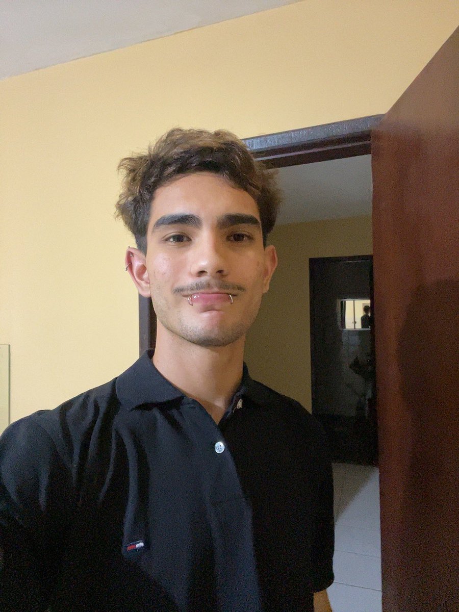 screamonyuta's tweet image. fui pra missa hj e como sempre não entendi nada só senti sono só que o engraçado é que toda vez que começam a rezar o creio o sono  desaparece  instantaneamente 
amo a hora da benção final pq é a hora de ir embora
não gosto de ir na missa mas quando minha mãe pede eu vou