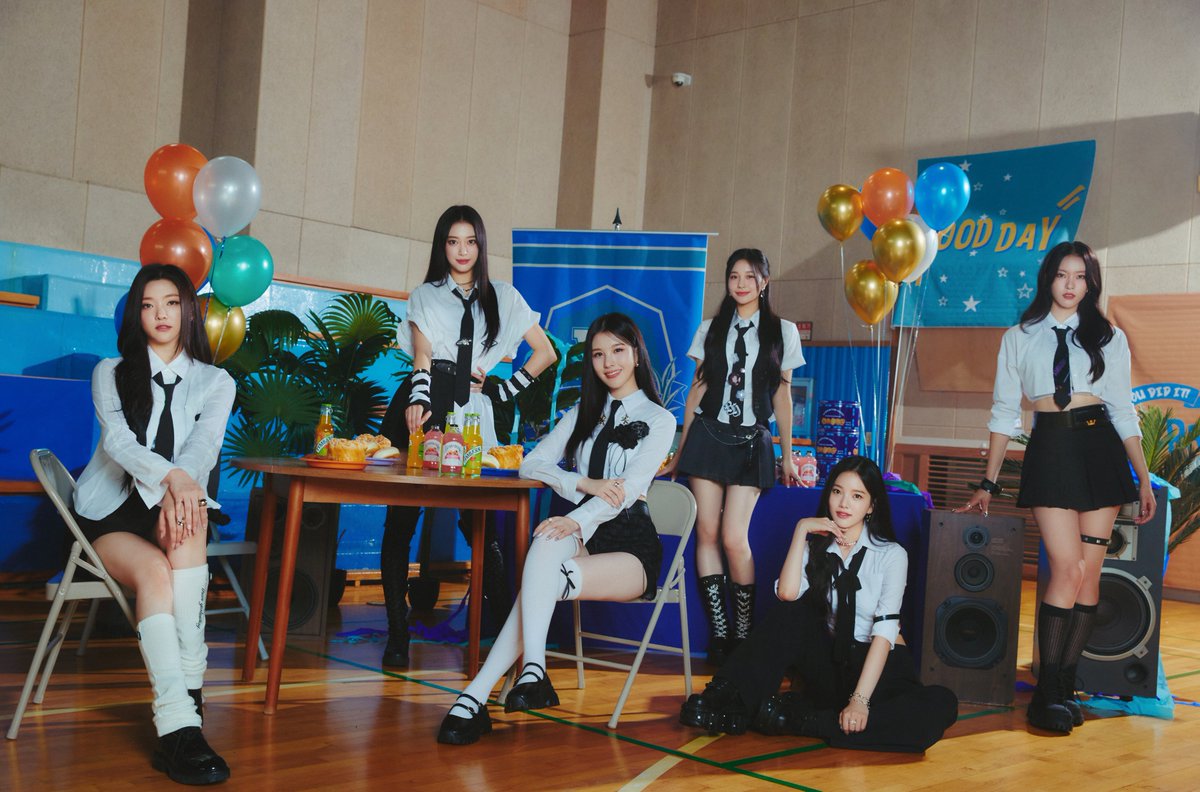 _Weeekly's tweet photo. [#위클리]                                    
Weeekly Digital Single [Good Day (Special Daileee)]
Concept Photo 1 #Weeekly

2023.09.12 12PM (KST)

#Good_Day #굿데이 https://t.co/wDI9Lth8l0