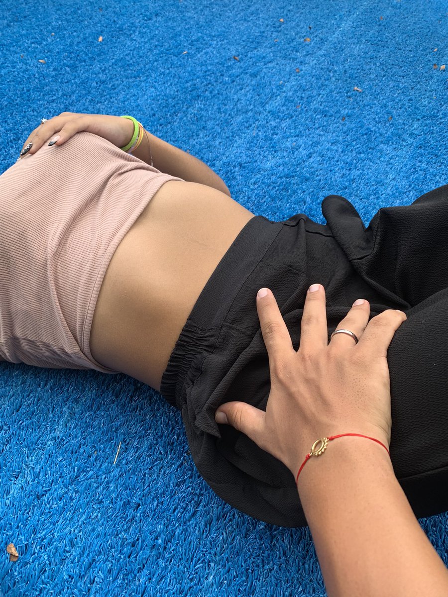 _imstephy3's tweet photo. lo perfecta que queda tu mano cuando me tocas 🫠💘 @JereGS9 https://t.co/6d3dYkoKAU