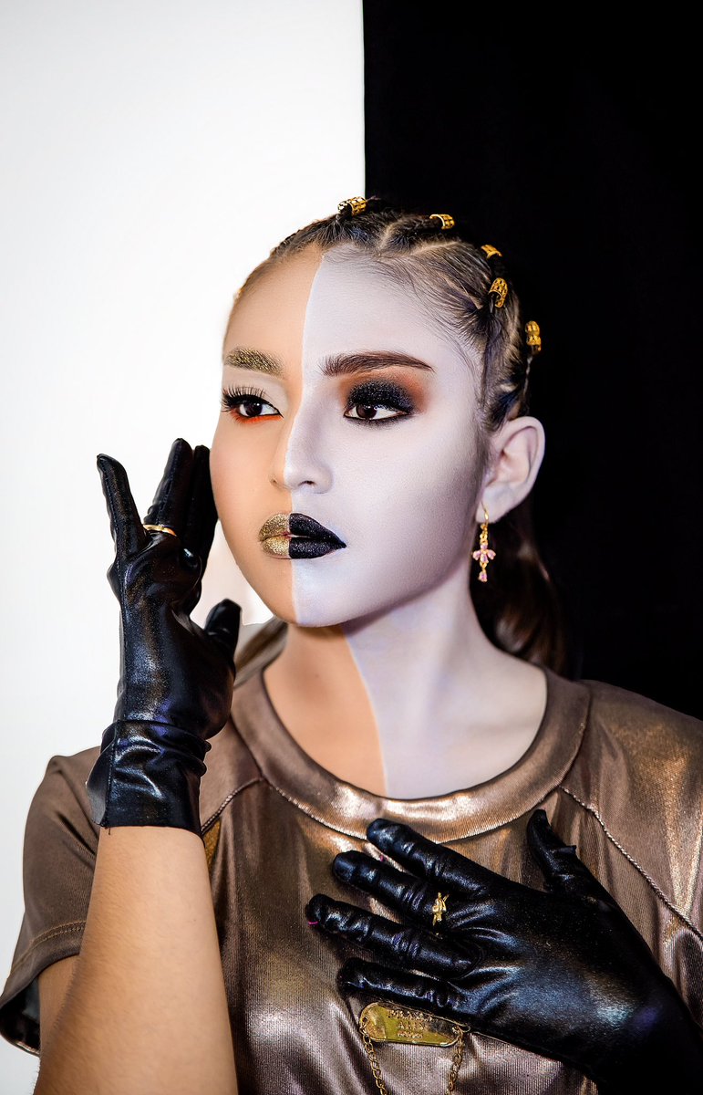 hernantoroph's tweet image. Artista @creattival

💄Make up: @vickmakeup12 
Agradecimientos: @creattival

Para contrataciones:
📲 (312) 689-8819
Hernán Toro
📧 hernantoroph@gmail.com 
#photogram #xelfies #phicsion