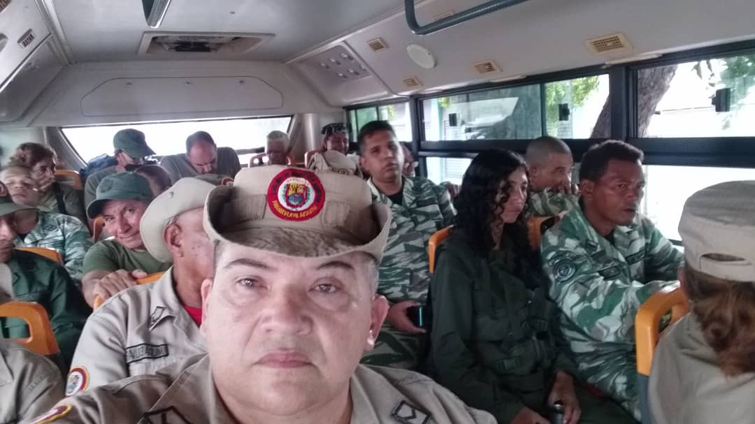 cbolivariana's tweet photo. #3Sep

8/10 

"#CBST participa en ejercicios cívico-militares en defensa de la soberanía nacional".

Activado el cuerpo de Combatientes de la UPTMA en firme rechazo a las pretensiones del imperio y sus lacayos de subvertir el hilo institucional. https://t.co/6PZd6dOe6C