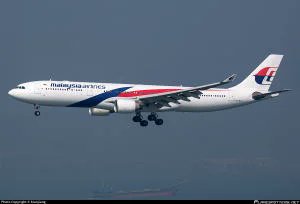 weeklymtown's tweet photo. 【マレーシア航空　一部路線で当面食事の持ち込み可に】
#マレーシア #マレーシアニュース

マレーシア航空は、機内食の提供がスムーズにいっていないことを受けて、一部路線で、当面、搭乗客が食べ物を持ち込むことを許可することを明らかにした。

👇詳しくはこちら👇
https://t.co/9tWyOf0yDj https://t.co/TM8hzFglAD