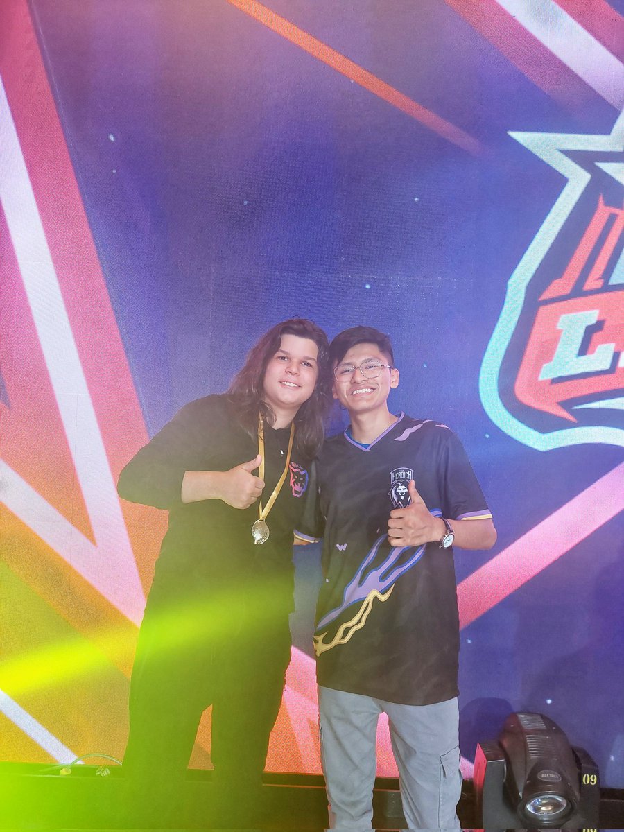 DeGlabech tweet media