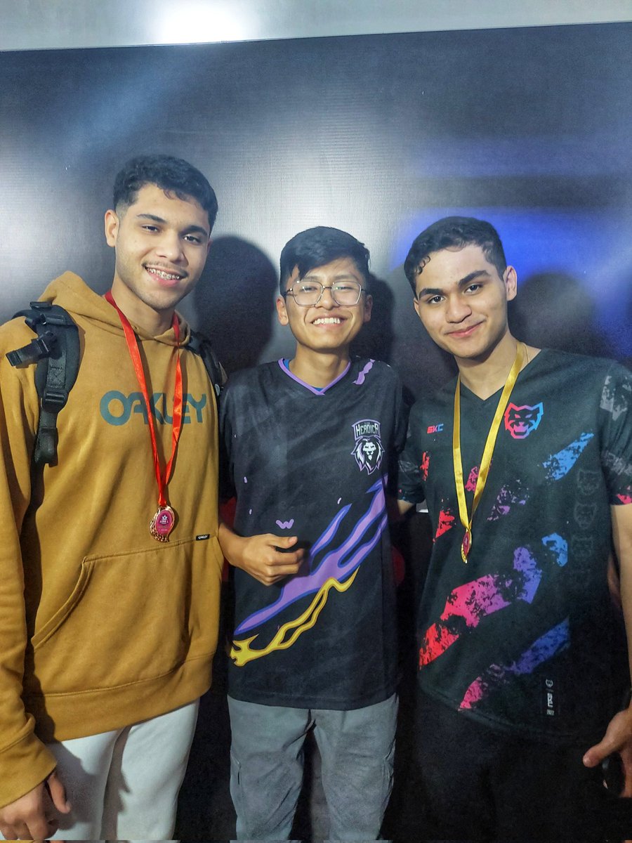 DeGlabech tweet media