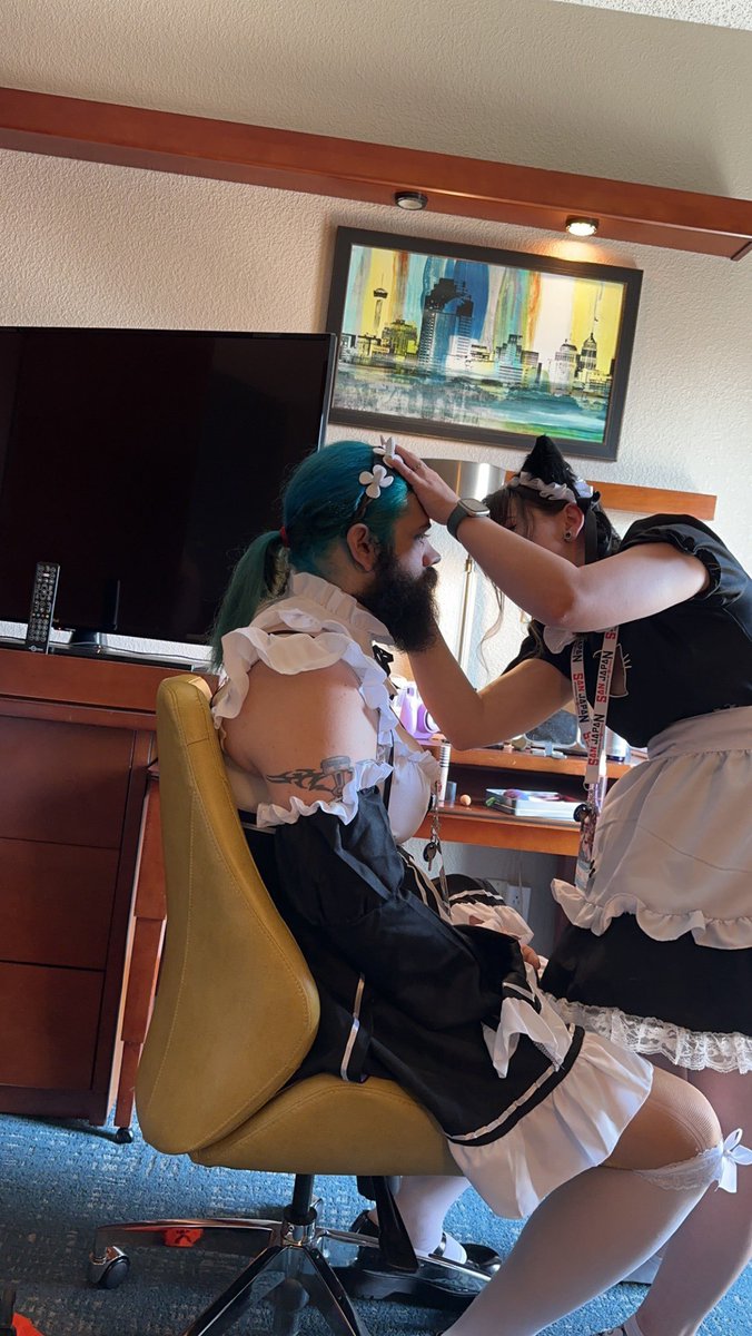 LokiVsynth's tweet photo. Had a blast at @SanJapan with @Hexibus! Gonna have to do it again #sanjapan #trashcans #firstcosplay https://t.co/0JzK3BkEVH