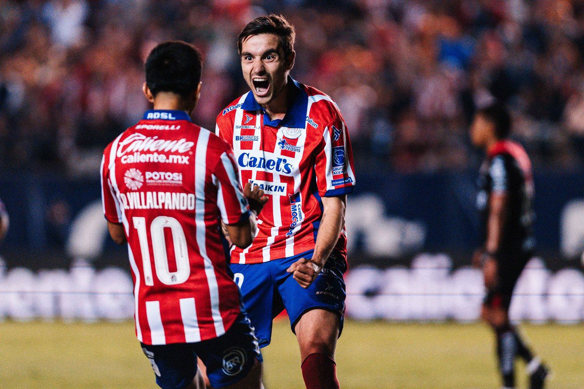 AtletideSanLuis's tweet photo. ¡APARECIÓ EL HISTÓRICO! ¡APARECIÓ UNAI BILBAO PARA PONER EL SEGUNDO GOL DE LA NOCHE! 🥹🇪🇸

#ConAlmaPotosina https://t.co/GhJ37BVFwh
