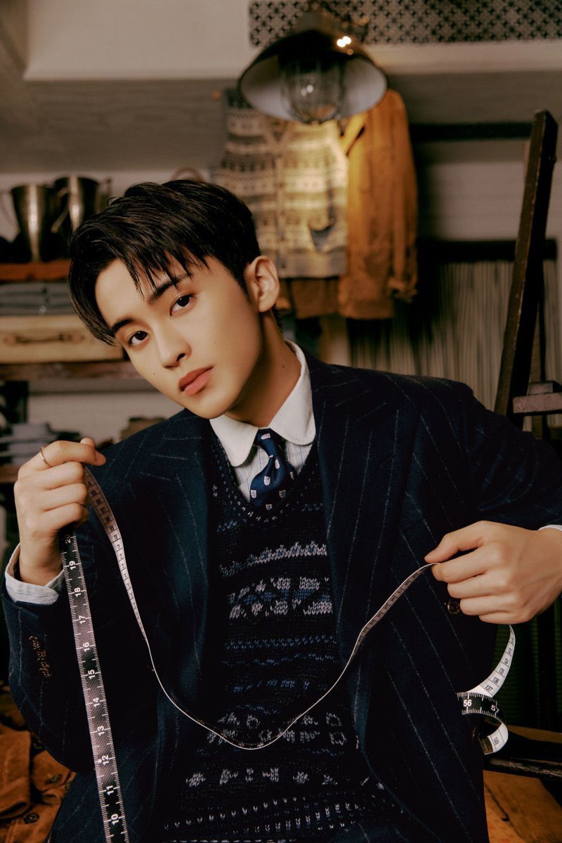 Markeleei's tweet photo. Classic, a theme that will never vanished from history 'cause it's invented the style. Earthy in brown as an epitome of autumn, these collection embracing you to hype the style more than any fashion possible in the season. https://t.co/2x75V23JgG