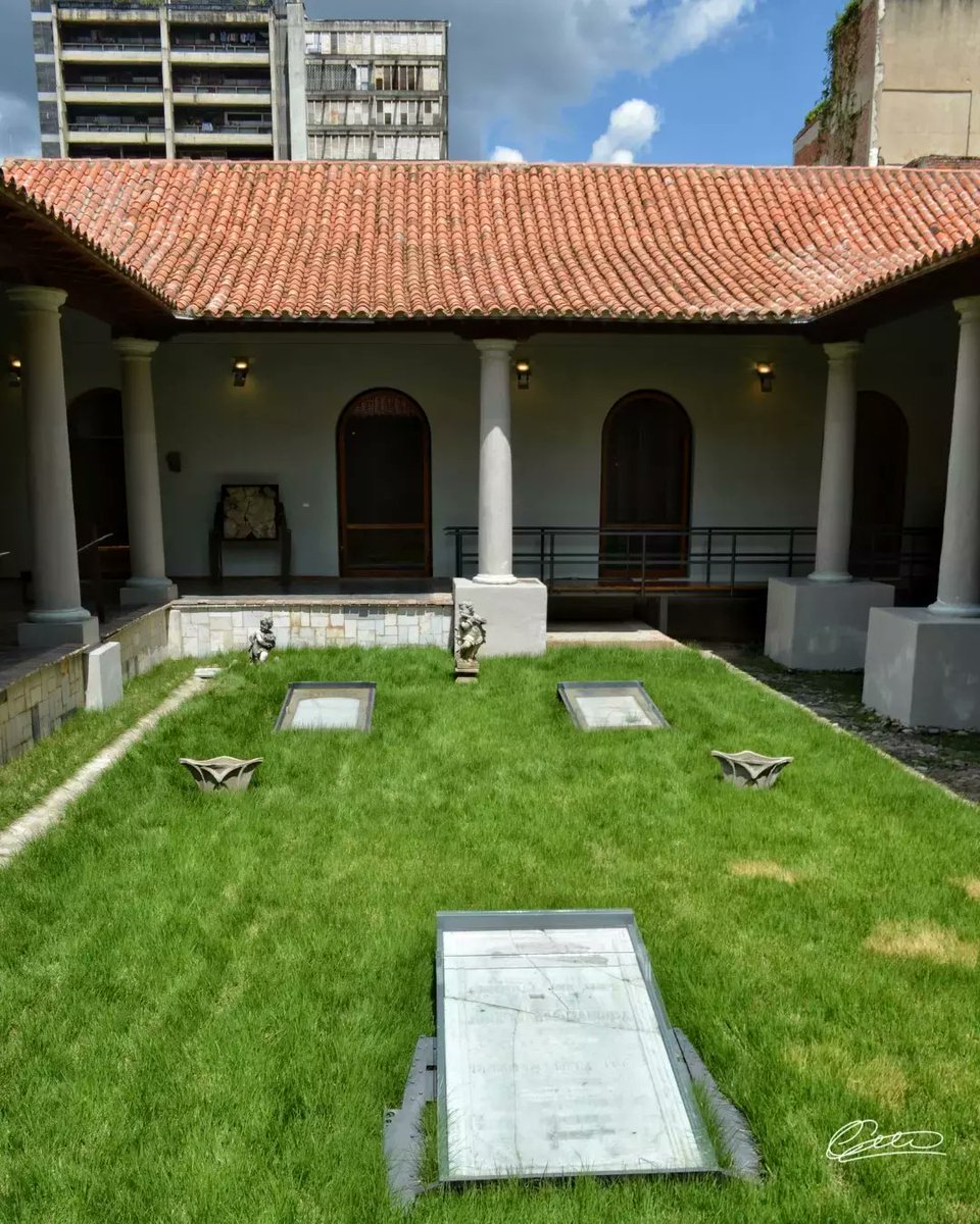 AfiClick's tweet photo. Museo Sacro... un lugar increible en Caracas. Tuve que hacer Click! https://t.co/0gPqWwBPcu