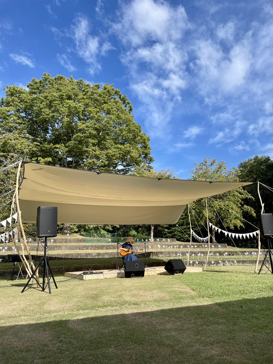 tomoilu's tweet photo. ステージは知ってる人はみんな終わってたけど、misapyちゃんにも会えたのでお写真を🪗✨

マルシェとても賑わってました⛺️
#misapy
#丘の上のマルシェ https://t.co/UPsdgy8G5k