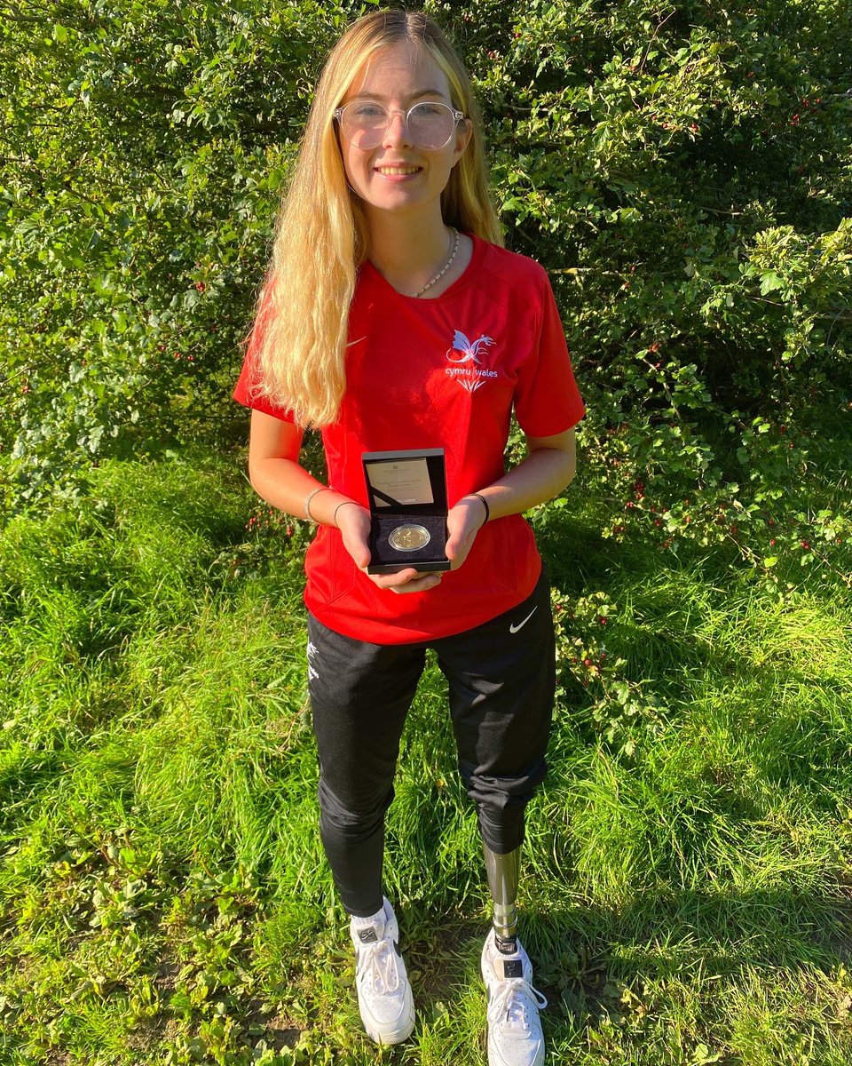 Emma Lloyd tweet media