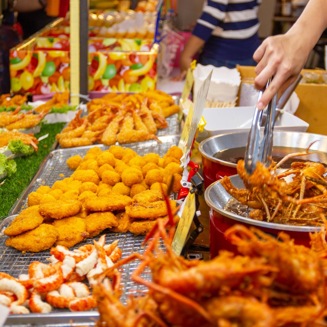 What will you discover?

Thailand is famous for many things, and one of those is its amazing street food!

 Learn how this could be you here: 2in.uk/Turing

#TwinInternships #InternAbroad #Internships #WorkAbroad #WorkExperience