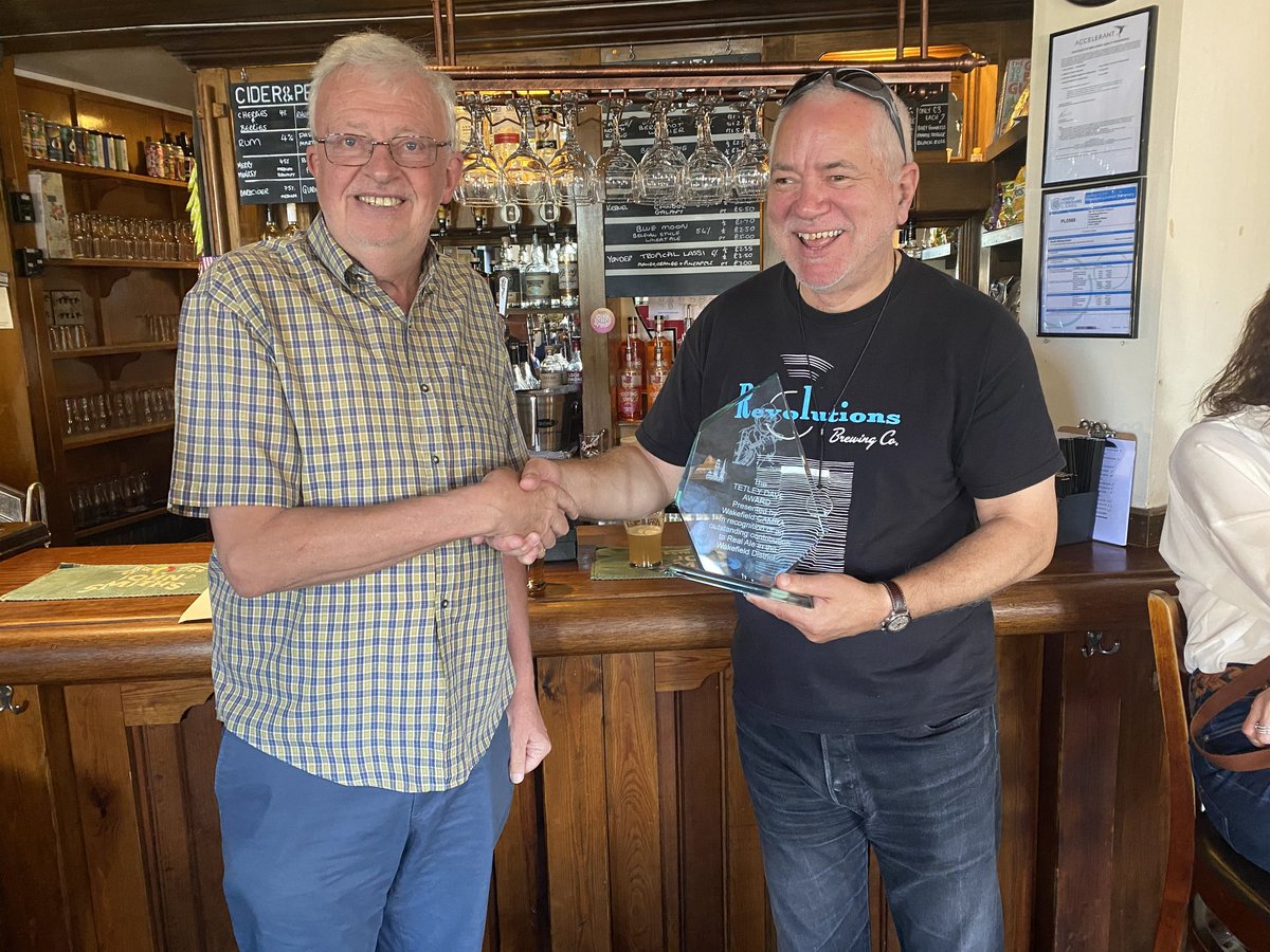 It was great to visit Scarborough on Saturday and to present @seamanmark with our Tetley Dave award, given for outstanding service to the real ale cause and in celebration of the excellent ales we enjoyed from Castleford's very own @revolutionsbrew . See you at @CasBeerFest