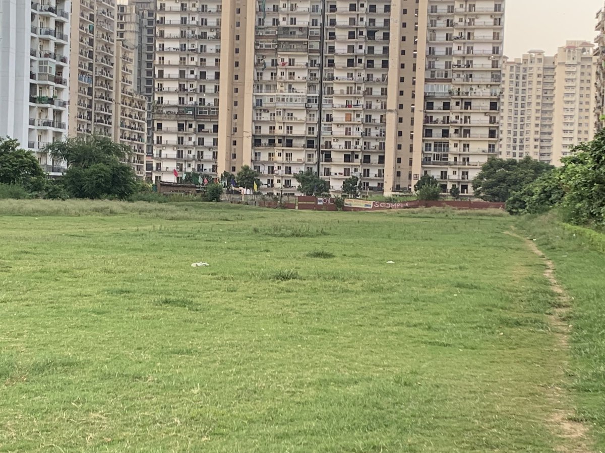 chandel_7's tweet image. स्वतंत्रता के अमृतकाल जब देश चंद्रमा पर पहुँच गया और सूर्य को पास से छूने वाले है,सेक्टर७५,नोएडा में अभी भी@noida_authority की कृपा से,बिल्डर वाली प्रतंत्रता की विचार,हरित क्षेत्र में अभी भी स्थापित है।हरित में स्टेडियम बनाकर उसको लीज कर दिया।@CeoNoida @dmgbnagar @myogiadityanath