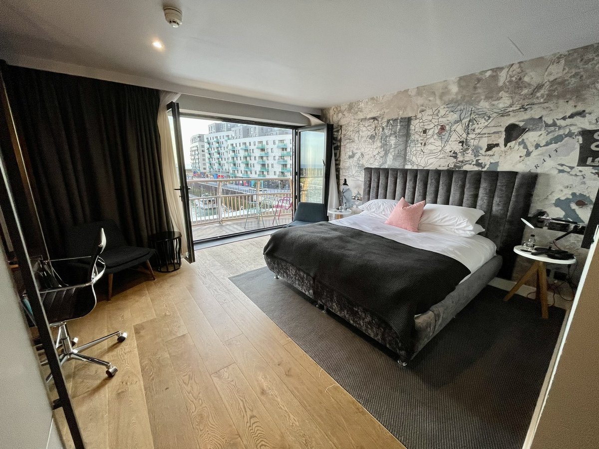 hellospacething's tweet image. Wangled an upgrade.
Tell me that’s not the best view in Brighton! 😍⛵️

@MalmaisonHotels #Malmaison #Brighton #BrightonMarina @BrightonMarina