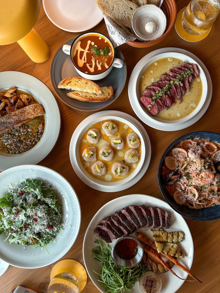 bjauntanywhere's tweet photo. Brooks brunch&amp;bar : ชาวนนทบุรีมีของดีมาเปิดอีกแล้ว ที่นี่เป็นคาเฟ่แบบ all-day dining ที่เสิร์ฟตั้งแต่กาแฟ เมนูbrunch เมนูdinner แถมกลางคืนยังเปิดเป็นบาร์ให้จิบต่อได้อีกด้วย 🥂☕️🤍 https://t.co/GE235RmzwP