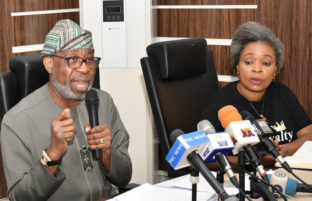 DAMediaOffice's tweet photo. I unfolded our agenda for the transformation of the Solid Minerals sector for international competitiveness and domestic prosperity at a recent press briefing.

#SolidMineralsRoadmap https://t.co/DxpWvU9S6U