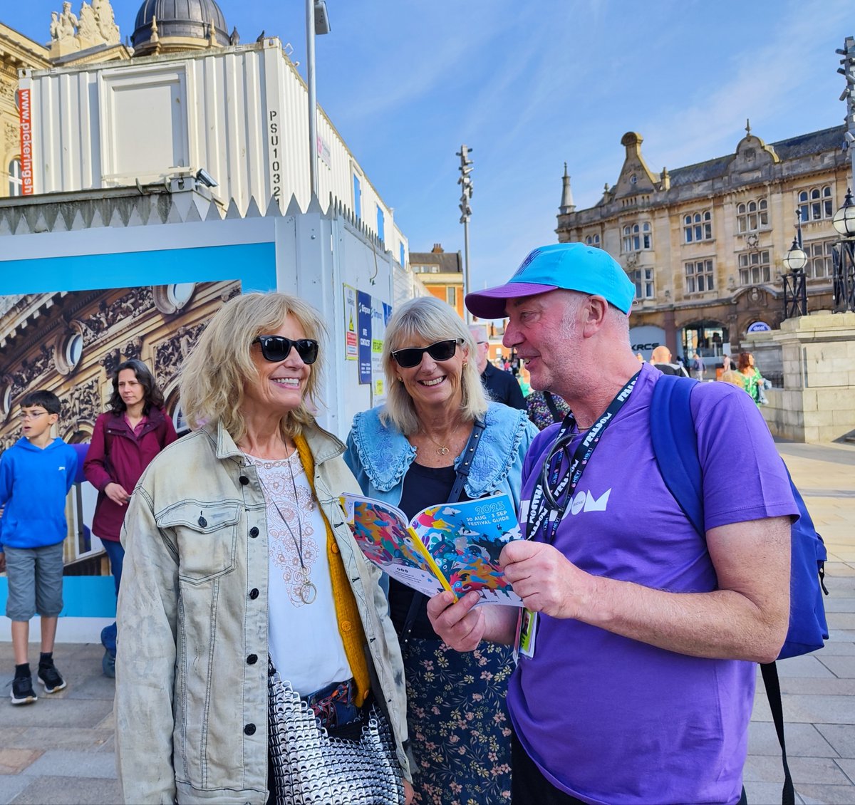 HeyVolunteering's tweet photo. We sooo enjoyed supporting @FreedomFestHull with loads of brilliant activities across the festival weekend in such glorious weather too! 😎 Sad it's all over until next year! #proudtovolunteer #heyvolunteering @Hullccnews @VHEY_UK https://t.co/8QTx1MeMhS