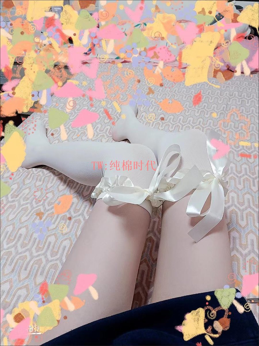 YuanWeiJiPin's tweet photo. 【纯棉时代❃原三的夏日福利】 

喜欢黑丝还是白丝？
今天只有白丝
想看黑丝去看另一个账号

 #丝袜 #原味 #反差婊 #文爱 #原味内裤 #原味丝袜 #原味棉袜 #白丝 #汗臭 #高中学生 #大学女生 #重口味 #纯棉时代 #福利 https://t.co/8wqXstLqRI