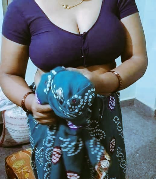 Maanasa678899's tweet photo. నా మొగుడు 🩲 లాగేసి దాన్ని నోట్లో పెట్టుకొని చీకడం స్టార్ట్ చేశా. https://t.co/qiHXFwxBq2
