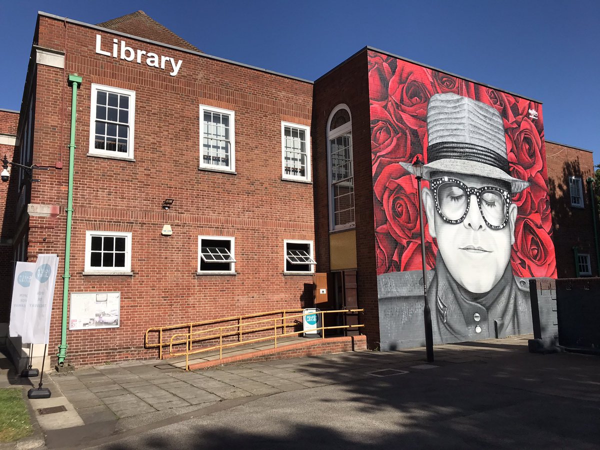 Go on then. Show me a library with a better mural…

#WatfordLibrary @HertsLibraries