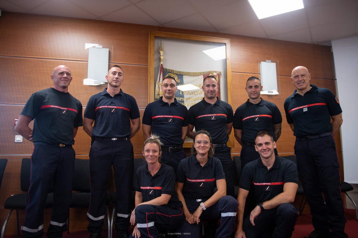 Pompiers03's tweet photo. [ #SERGENT ]
🎒 - Pour eux aussi c'est la rentrée !
🫡 - Aujourd'hui a eu lieu le lancement de la FAE chef d'agrès une équipe, à cette occasion le Colonel hors classe Philippe SANSA leur a remis le grade de sergent.
👏 - Félicitations à eux et bonne rentrée à tous ! https://t.co/Sc1yUexamh