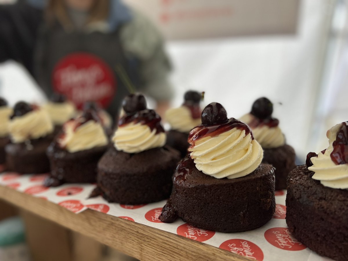 LeamFoodFest's tweet photo. This weekend (9th and 10th September at the Pump Room Gardens… #LeamFoodFest is returning!

#LoveLeam #Leamington #VisitLeam #DiscoverLeam https://t.co/YEcoHYuPdw