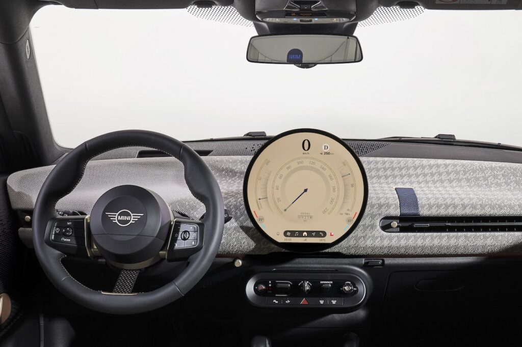 Mini’s New Cooper EV Centers a Giant Circular OLED on The Dash
bit.ly/3PnZqfp

#Techbase #TechbaseNigeria #TechbaseNG #techfeedng #EV #OLED #cryptomarket #iPhone15 #SongOfTheYear