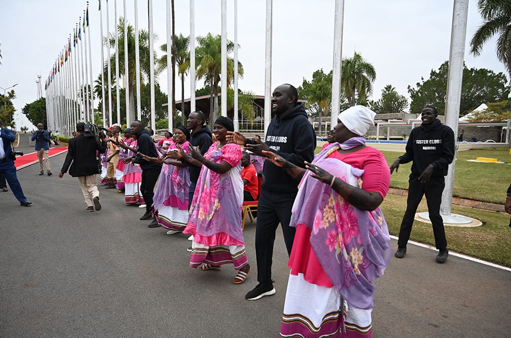 hawelti's tweet photo. President Isaias Afwerki &amp; his delegation were accorded warm welcome by Kenya's Foreign Minister, Dr. Alfred Mutua; and, the Minister of Land, Mr. Zacharia M. Njeru; on arrival at Nairobi's Jomo Kenyatta International Airport in mid-morning hours today. https://t.co/QmExcugc67