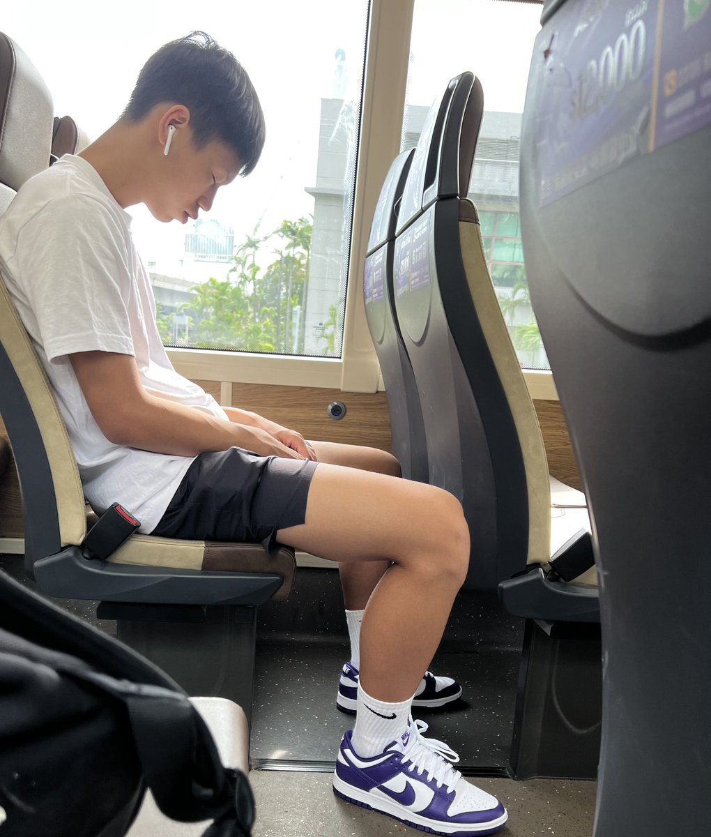 JackyJai6's tweet photo. E個囝囝真系好嗨靚囝～
對鞋又好靚～
好想趴系地下聞下佢鞋邊系咩味😂😂 https://t.co/UbCpNqiClB
