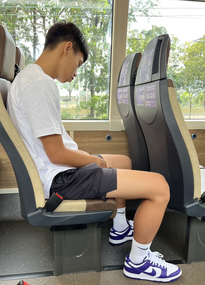JackyJai6's tweet photo. E個囝囝真系好嗨靚囝～
對鞋又好靚～
好想趴系地下聞下佢鞋邊系咩味😂😂 https://t.co/UbCpNqiClB