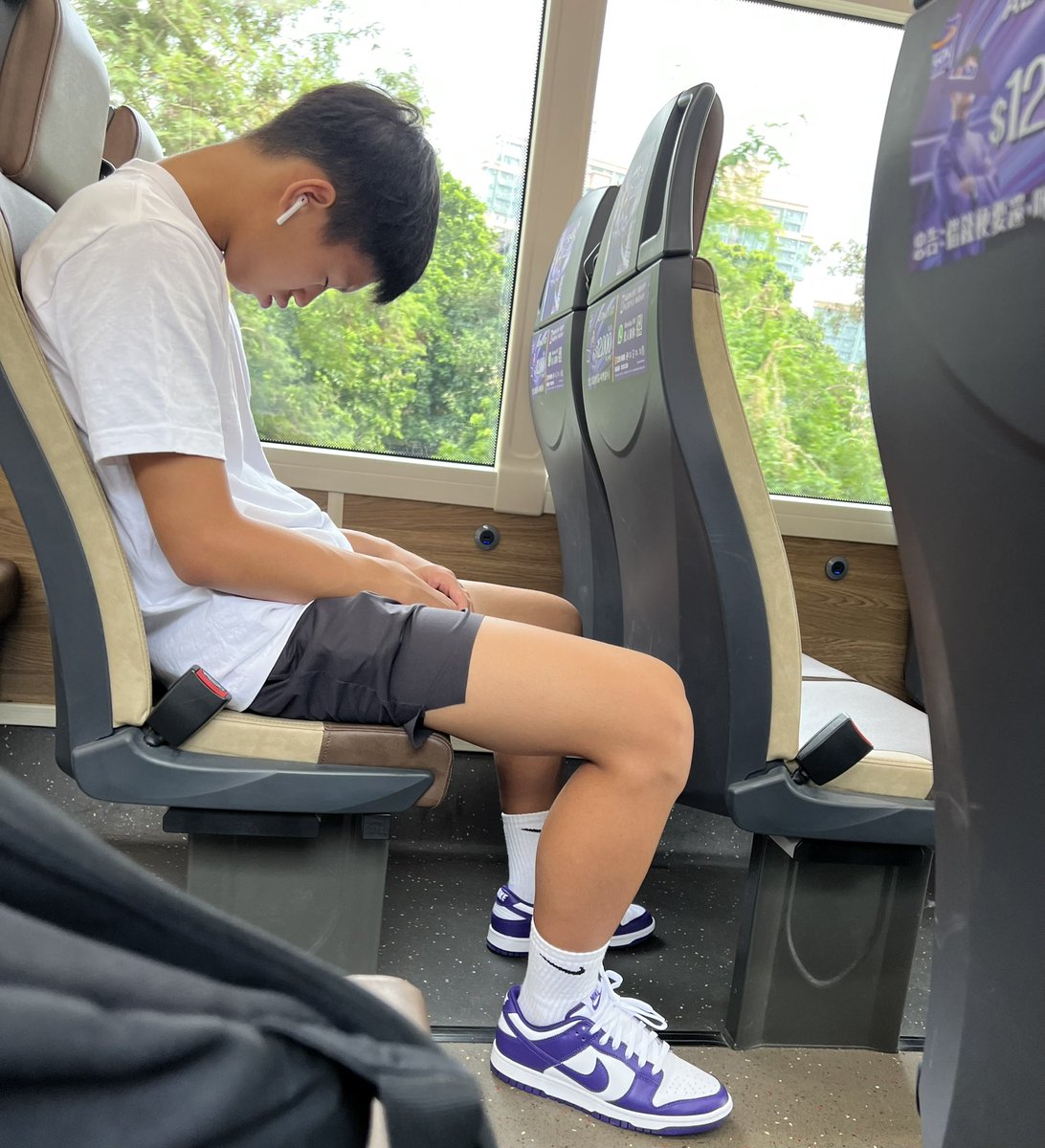 JackyJai6's tweet photo. E個囝囝真系好嗨靚囝～
對鞋又好靚～
好想趴系地下聞下佢鞋邊系咩味😂😂 https://t.co/UbCpNqiClB