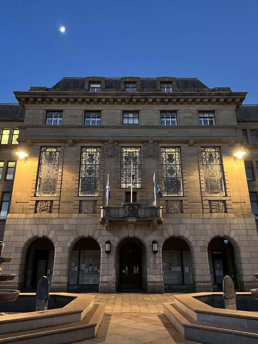 Monday morning commute. ⁦<a href="/BBCRadio3/">BBC Radio 3</a>⁩ Breakfast live from Dundee this morning. Join us between 6.30 and 9 for ⁦<a href="/alisonbalsom/">Alison Balsom</a>⁩ playing Telemann, Susan Chilcott singing Copland &amp; RVW and ⁦@kathystott⁩’s Shostakovich.