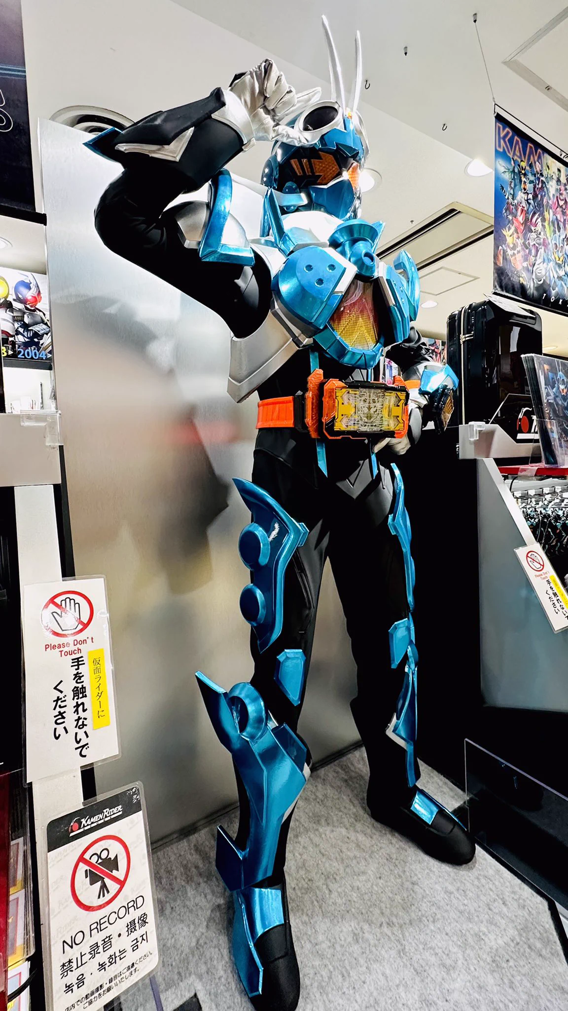 仮面ライダーストア限定　仮面ライダー アクリルスタンド　ビルド 仮面ライダーストア on X: 