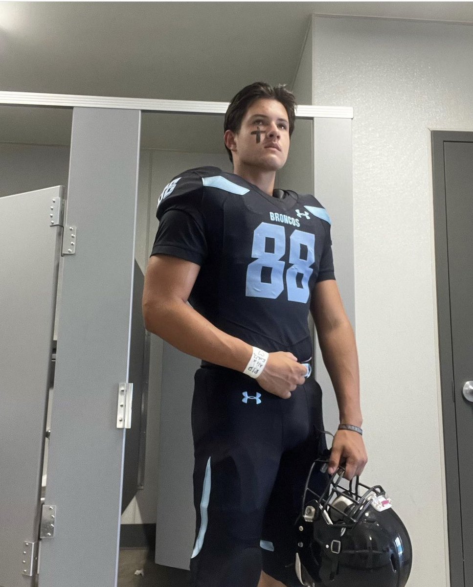 Jacob_Helderman's tweet photo. We dedicated that game to you grandpa. I love and miss you. I’m thankful for having such a great team who supported me through my loss. I thank all of you for wearing AE on your person during the game. I’m truly blessed to be surrounded by this amazing group #cnbroncofb RIP 💕 https://t.co/h9kvgyKI4f