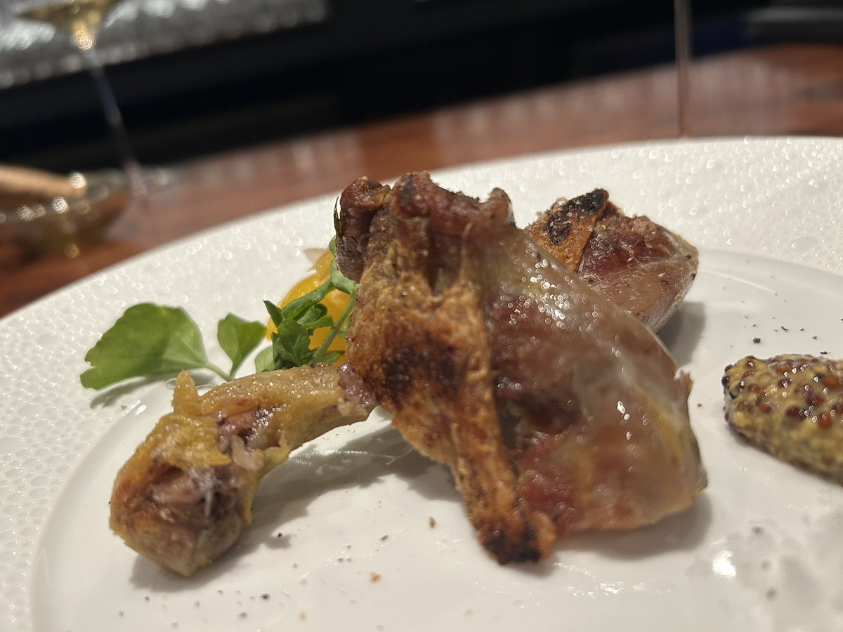 greed0511's tweet photo. あれこれワインを飲みながら、お料理もちょこちょこオーダー。

普段はコースのみだけど、周年期間ということでアラカルトでした。

1枚目の自家製ソーセージとガルビュール。
ガルビュールが特に旨かったなぁ。

大阪福島LIEN 9周年おめでとう！
10年目もぶっ飛んだワインでがんばってください！笑 https://t.co/uSXM8z2LB6