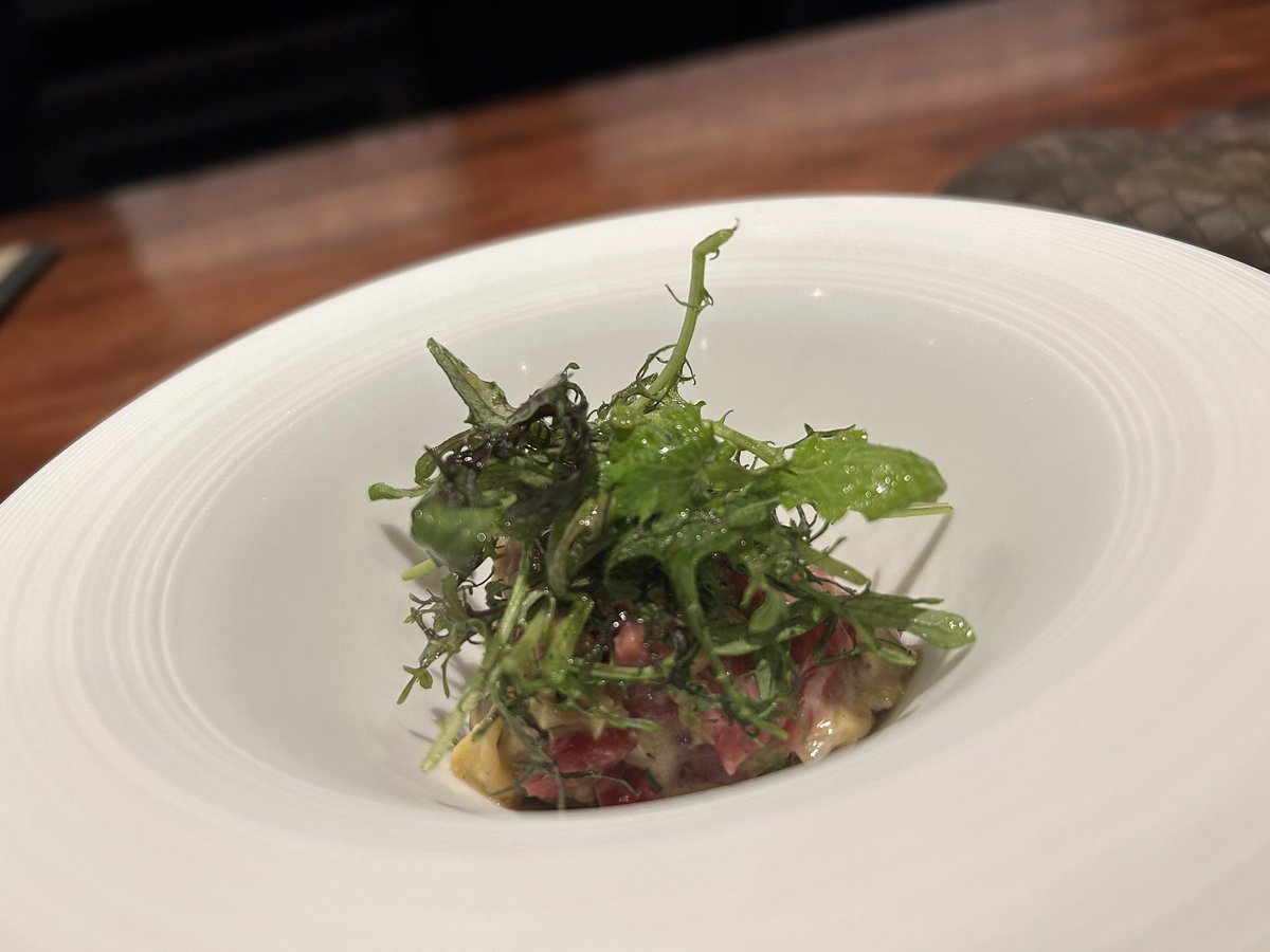 greed0511's tweet photo. あれこれワインを飲みながら、お料理もちょこちょこオーダー。

普段はコースのみだけど、周年期間ということでアラカルトでした。

1枚目の自家製ソーセージとガルビュール。
ガルビュールが特に旨かったなぁ。

大阪福島LIEN 9周年おめでとう！
10年目もぶっ飛んだワインでがんばってください！笑 https://t.co/uSXM8z2LB6