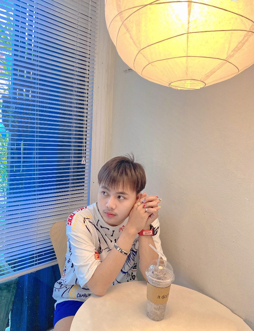 Note_sarun096's tweet photo. กินก๋วยเตี๋ยวต้องเลือกเส้น 🍜 
ถ้าอยากมีแฟนขี้เล่นต้องเลือกเรา 🤩
#อุบลนัดลับๆ #อุบลราชธานี #อุบลหวานมาก #อุบลในเมือง https://t.co/DWWhpj0NJQ