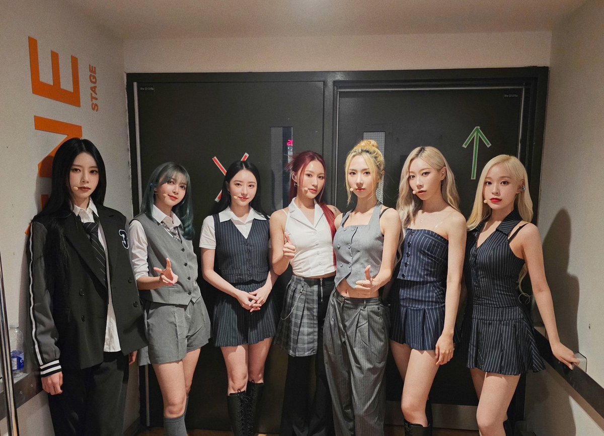 hf_dreamcatcher's tweet photo. [#드림캐쳐] 오늘도 행복한 추억을 함께 쌓았다 🫰🏻 듴사랑해 썸사랑해

#Dreamcatcher #Montreal
#2023WorldTour #Apocalypse_From_us https://t.co/eFu1N7aOzY