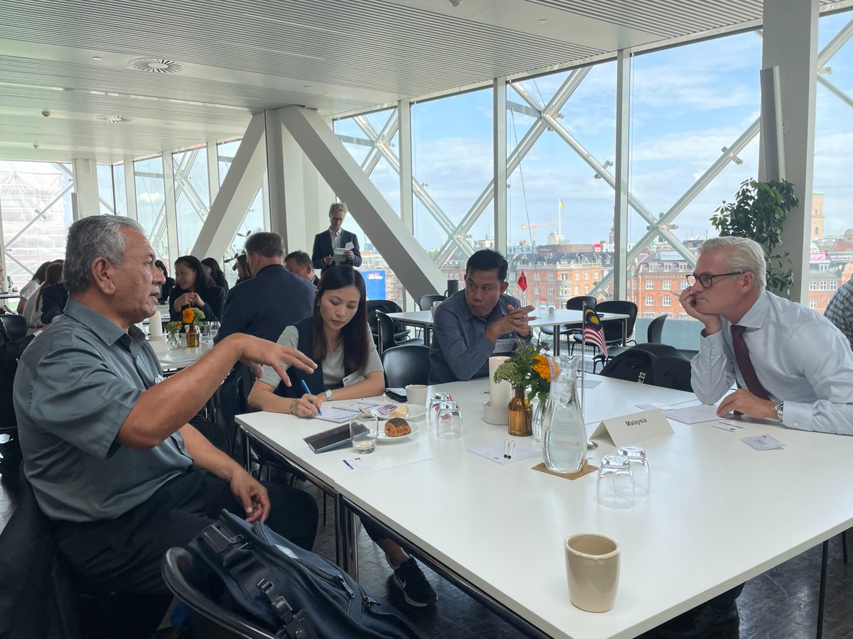 Danish companies (<a href="/DanskIndustri/">DI - Dansk Industri</a>) had the pleasure of inviting delegations from Indonesia and Malaysia to Denmark to share information on #watermanagement 💧 We thank the Indonesian (<a href="/KemenPU/">Kementerian PU</a> <a href="/pdam_tirtanadi/">PDAM TIRTANADI</a> <a href="/ptabipraya/">PT Brantas Abipraya</a>) and Malaysian (<a href="/OfficialMIDA/">Malaysian Investment Development Authority (MIDA)</a>) representatives for coming🙏