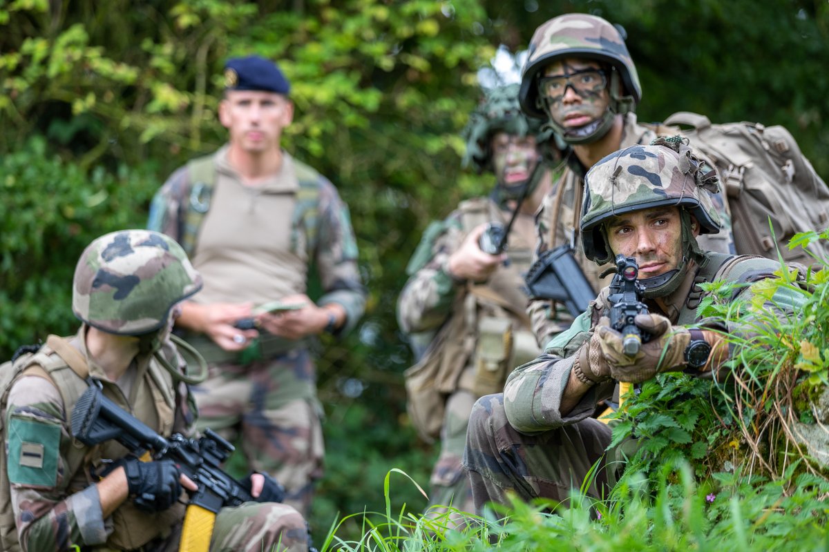 SaintCyrCoet's tweet image. Découvrir les larges capacités aérocombat de l'@armeedeterre et intégrer la 3D dans sa manœuvre tactique.
La promo Dupin mise en situation de chef de section au contact des légionnaires expérimentés de la #13DBLE et avec l'appui de 4 hélicoptères du @5eRHC (Super Puma et NH90)🚁
