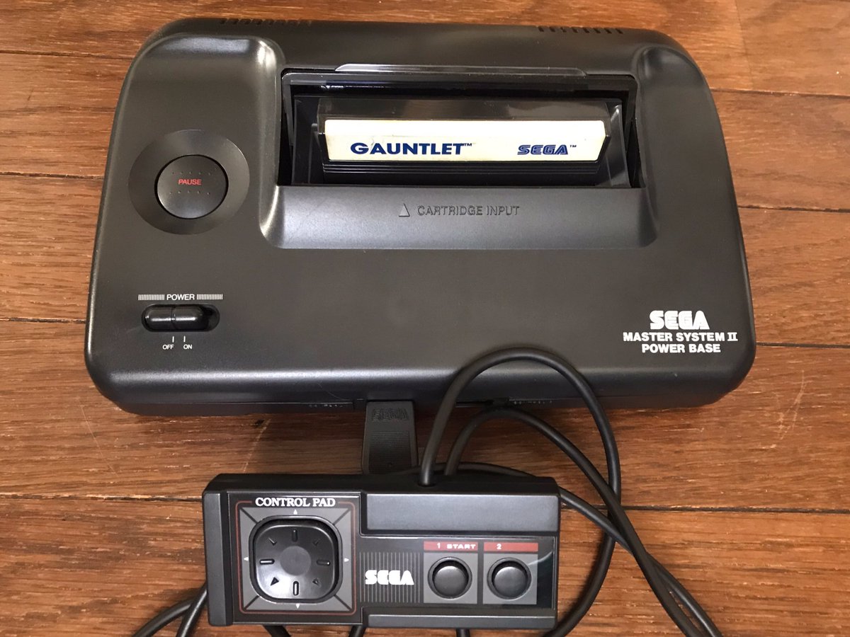 sekiro_51's tweet image. 8Bit機最強ガントレットと名高いSMS用海外版Gauntlet着弾🪓日本未発売で､たしか海外でも北米未発売で欧州のみ販売だとか?🤔先日買った欧州版セガマスターシステムⅡにちょうどイイ👍同じお店で海外版SMS→日本のSMS／マークⅢの変換アダプターも売ってたので一応購入😁
 #segamastersystem2  #SEGA
