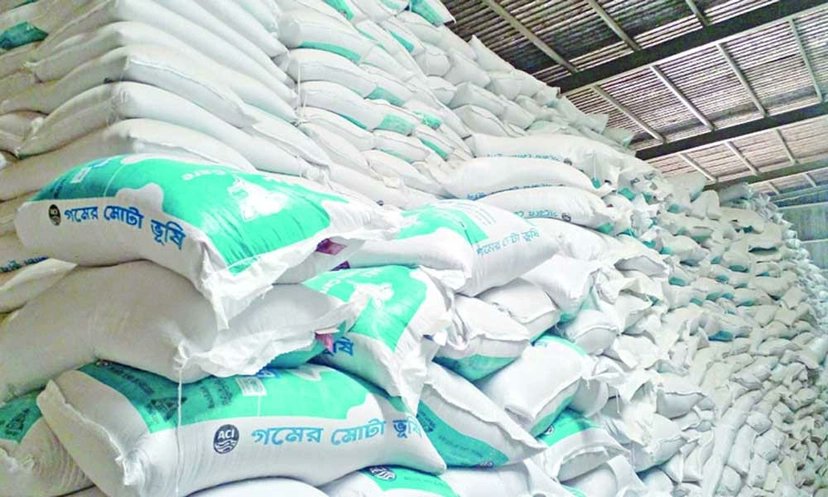 ইচ্ছামতো ভুসি আমদানি করায় হুমকিতে দেশি উৎপাদনকারীরা