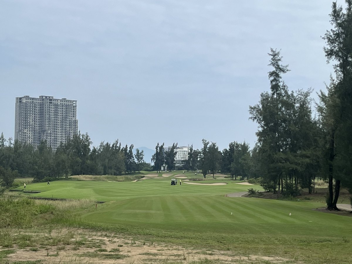 Visited Montgomerie Links and the magnificent Hoiana Shores today - great work by <a href="/RTJ2GolfDesign/">RTJ2 Golf Design</a> and @TurfgrassC
