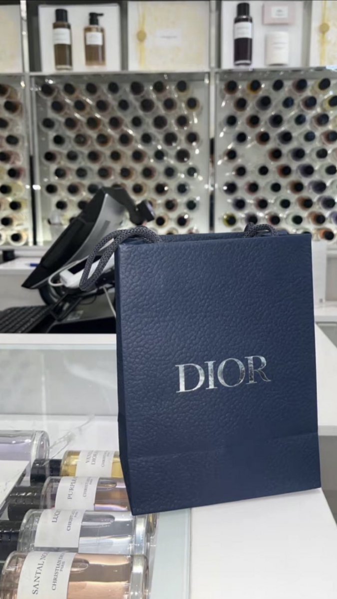 احبس العبرات يغرق داخلي                  ليتني اغرق ويغرق بي غلاك