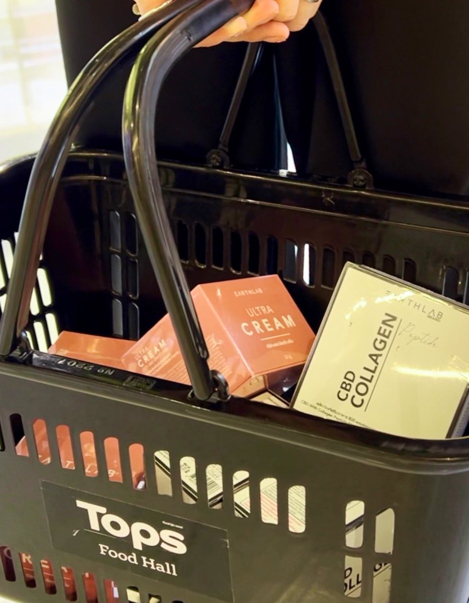 mvxkk_'s tweet image. กิจกรรมสุดฟินกับแบรนด์ Earthlab เพียงซื้อสินค้า Earthlab ที่ Tops ครบ 2,000 บาท ก็ได้ร่วมลุ้นเป็น Top spender กับ Dongwonbin

หาซื้อสินค้าได้ที่ Tops super market ทั้ง 114 สาขา

#DongWonBin #ดงวอนบิน #Earthlab #EarthlabXDongWonBin #EarthlabByDrCBD #DrCBD @earthlab_th @drcbdgroup