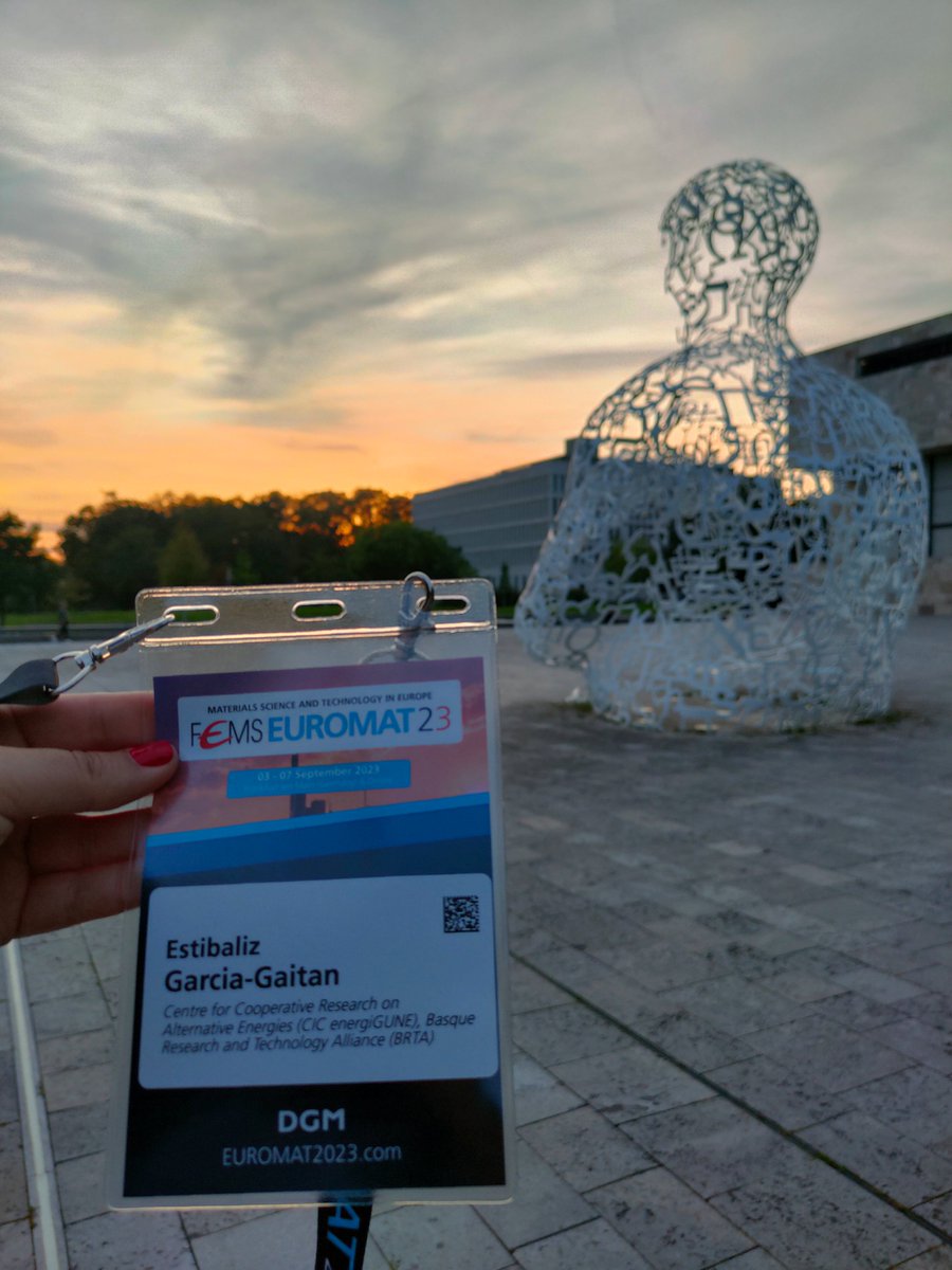 Estigg's tweet image. Guten Morgen Frankfurt 😃
#EUROMAT23 is about to start, delighted to be here

#FEMS #energystorage #battery #zn-air #metal-air #beyondlithium #solidelectrolytes