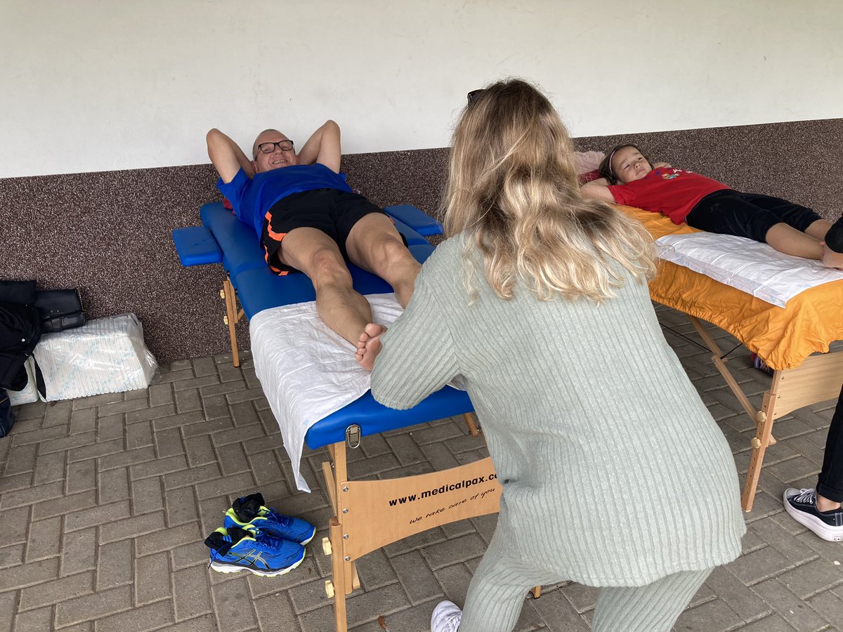 J_Overkott's tweet photo. Die #WESTFALENPOST in Balve, #sauerland, präsentierte den 22. Burgberglauf. Und steht für Werte: Bewegung macht gesund und glücklich. #wirsindfunke @BdzvPresse @DJVde https://t.co/vjf5A8gD0Y https://t.co/BLvxPt4v6F